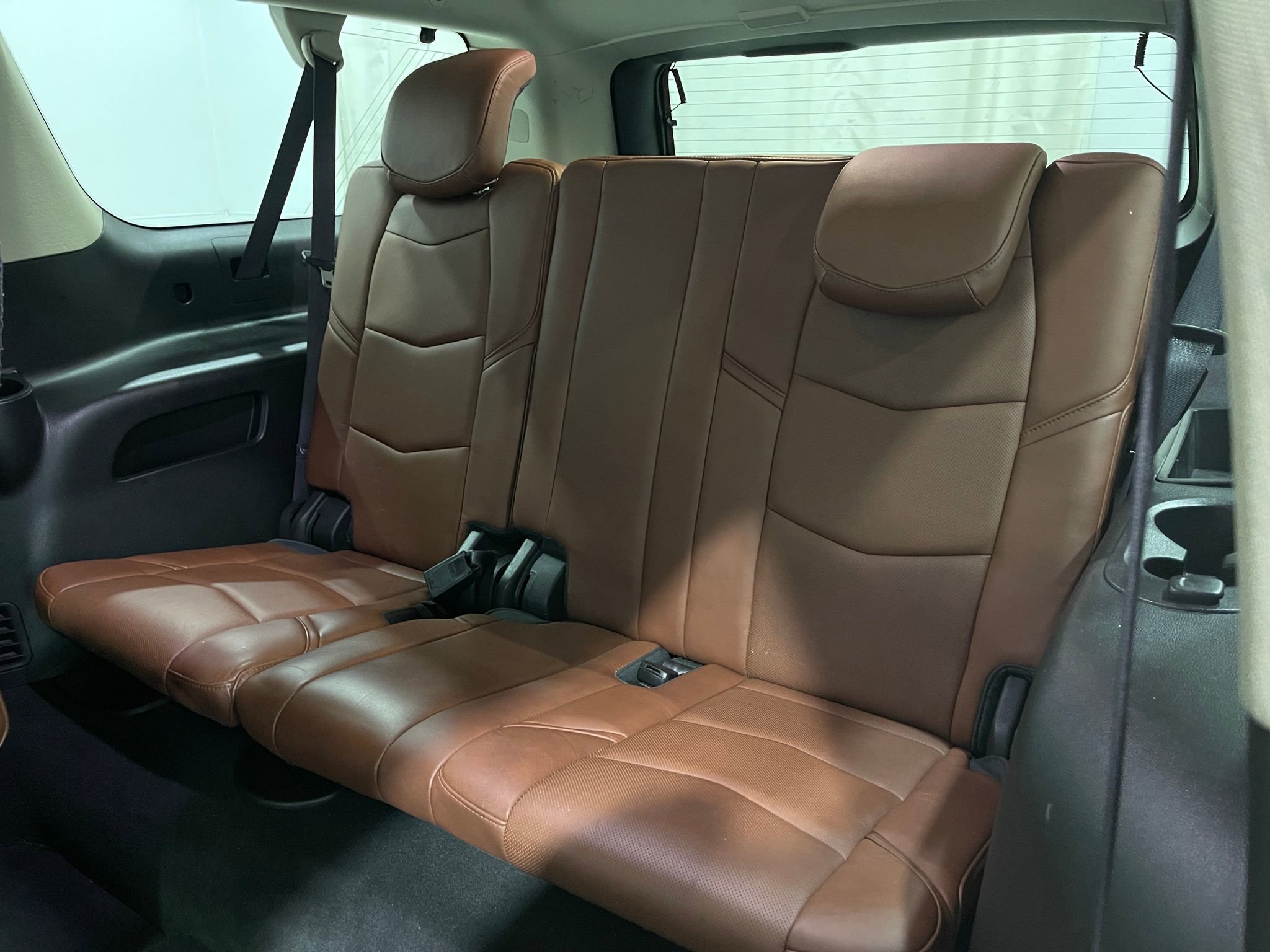 Used 2016 Cadillac Escalade ESV Luxury image 28