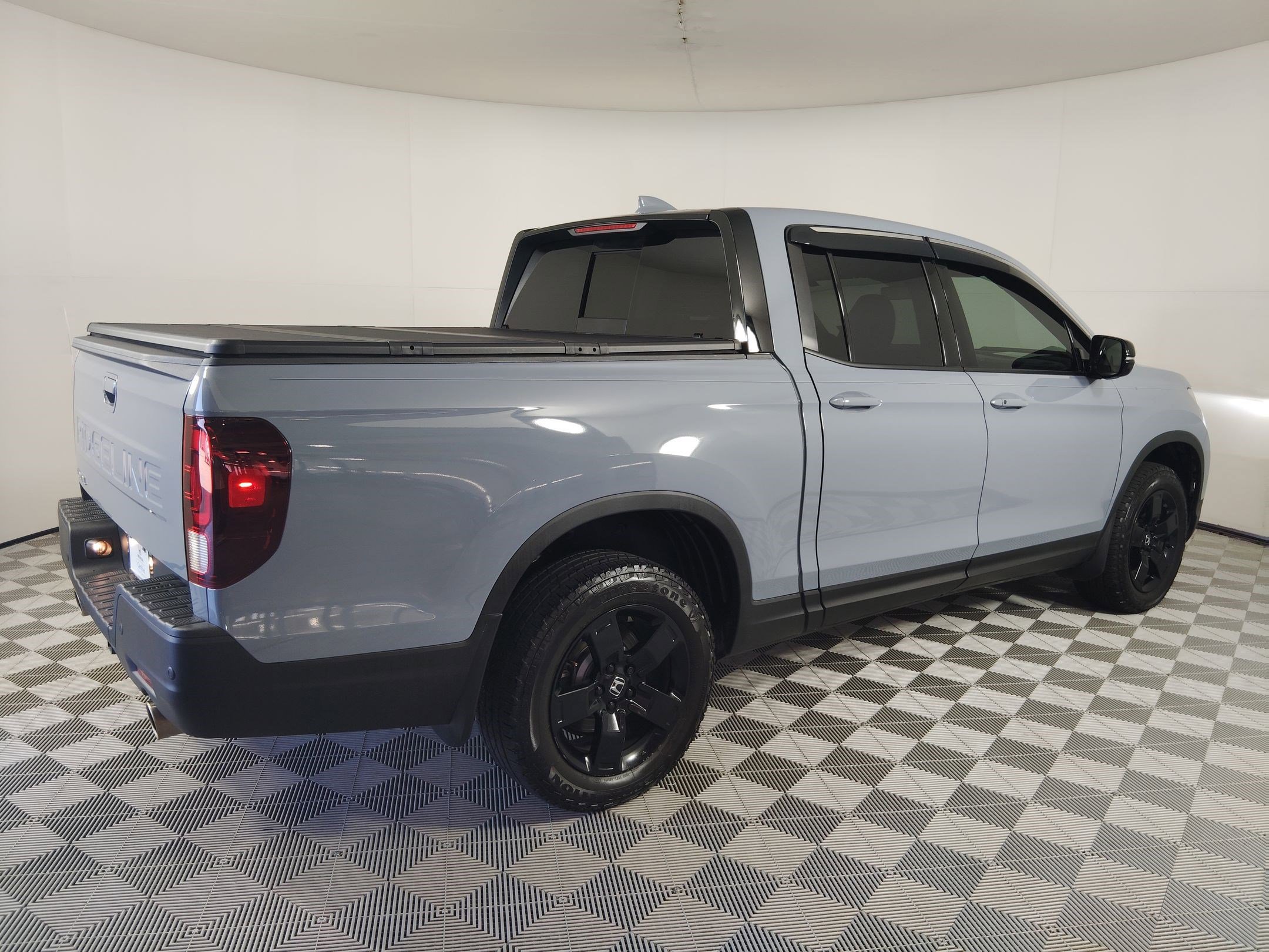 Certified 2025 Honda Ridgeline Black Edition image 9