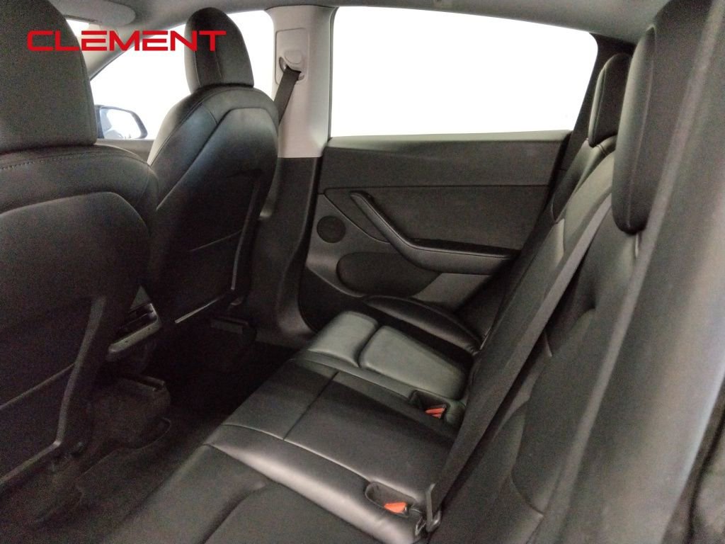 Used 2021 Tesla Model Y Long Range image 32