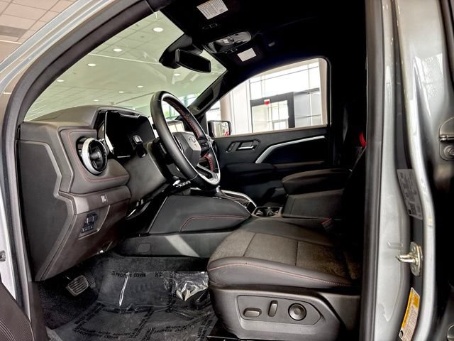 Used 2024 Chevrolet Colorado Z71 w/ Z71 Convenience Package 2 AWD/4WD image 19