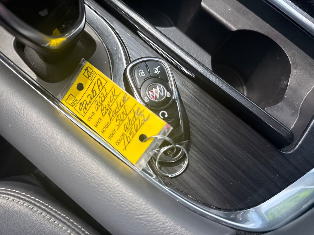 Used 2021 Buick Enclave Essence image 32
