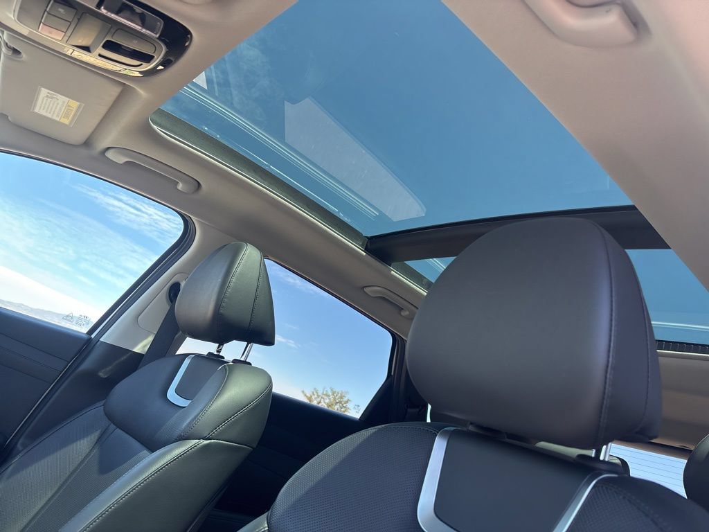 Certified 2025 Hyundai Tucson Limited AWD/4WD image 33