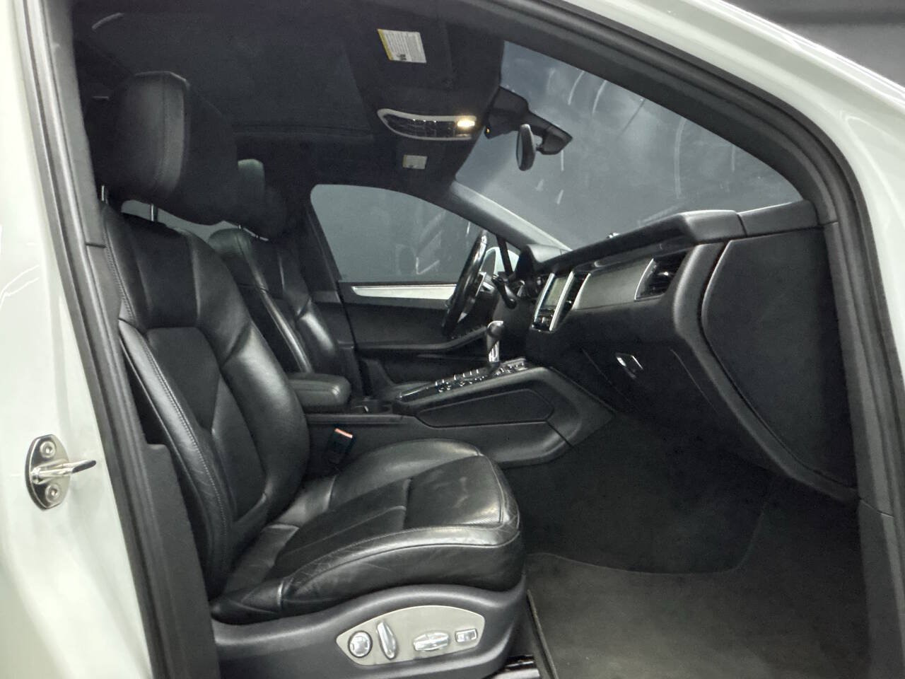Used 2015 Porsche Macan S w/ Premium Package Plus AWD/4WD image 36