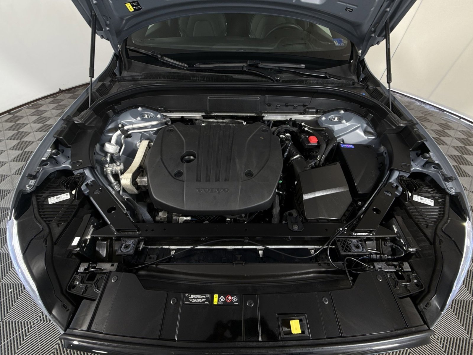 Used 2023 Volvo XC60 B5 Ultimate w/ Climate Package image 28