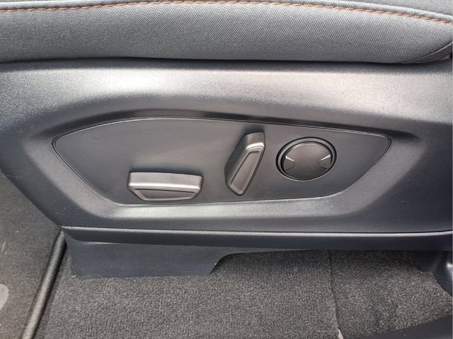 Used 2025 Ford Explorer Active AWD/4WD image 19