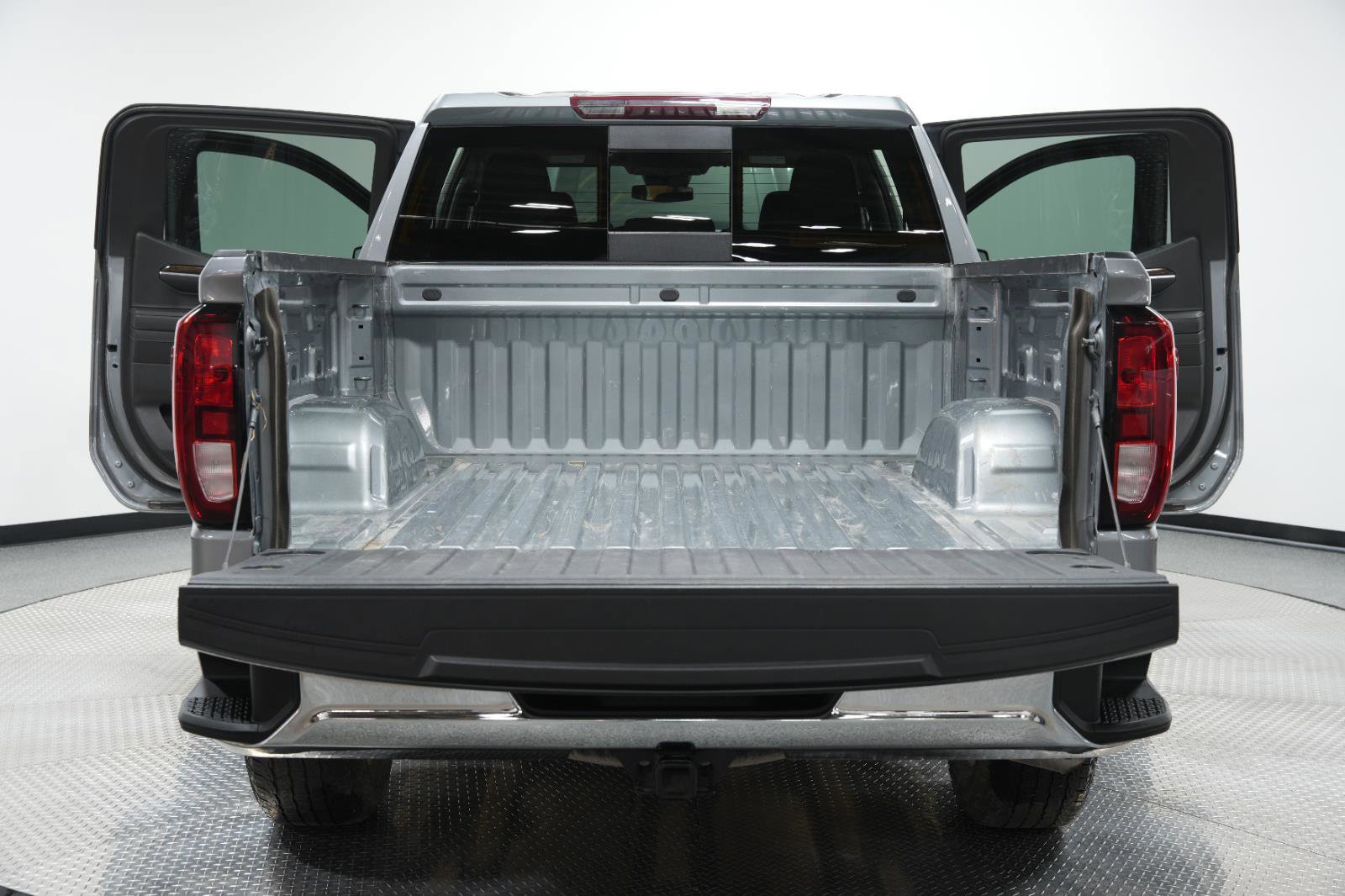 Used 2023 GMC Sierra 1500 SLE w/ Preferred Package image 13
