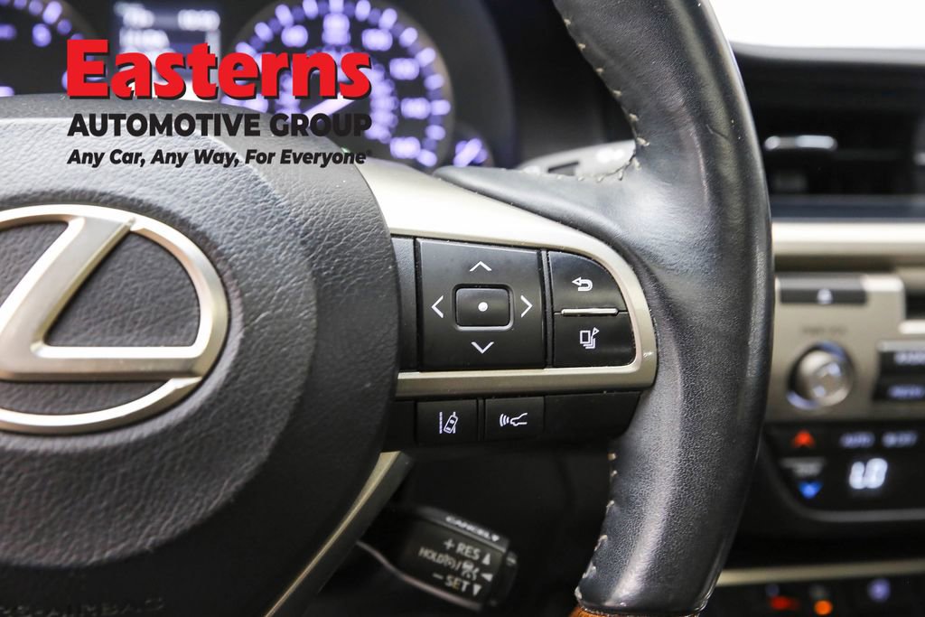 Used 2018 Lexus ES 350 350 w/ Luxury Package w/Wood Trim image 16