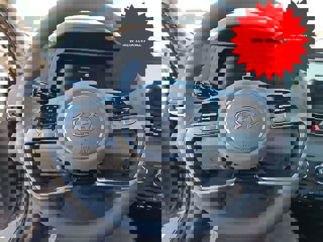 Used 2025 Hyundai Elantra SE image 14