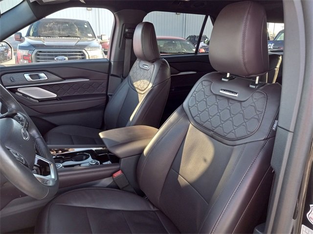 Used 2025 Ford Explorer Platinum w/ LUX Leather Package image 13