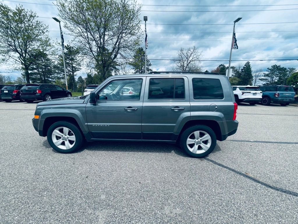 Used 2011 Jeep Patriot Latitude FWD image 2