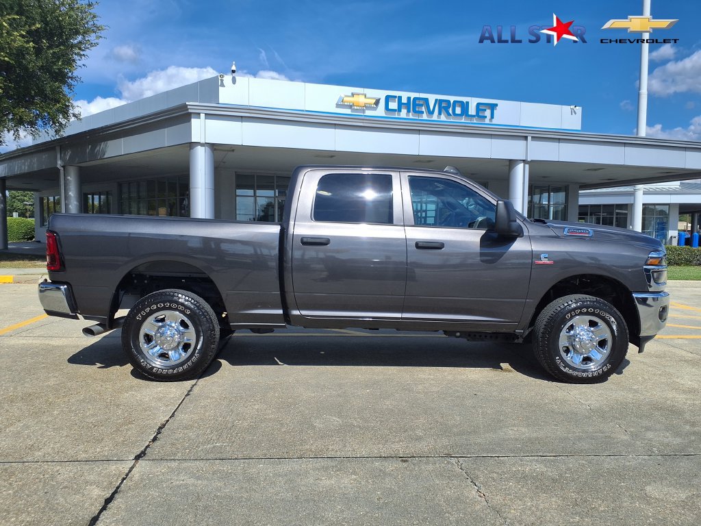 Used 2026 RAM 2500 Tradesman w/ Chrome Appearance Group AWD/4WD image 4
