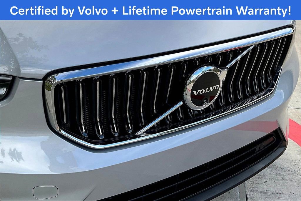 Used 2025 Volvo XC40 B5 Plus image 37