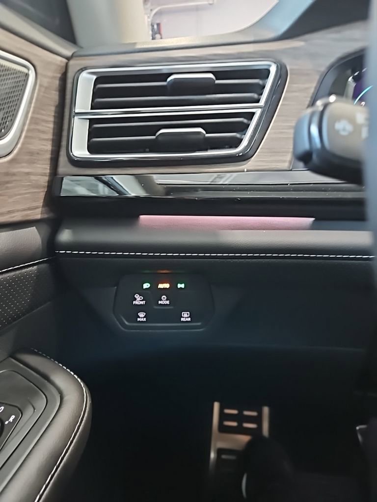 New 2026 Volkswagen Atlas SEL Premium R-Line image 41