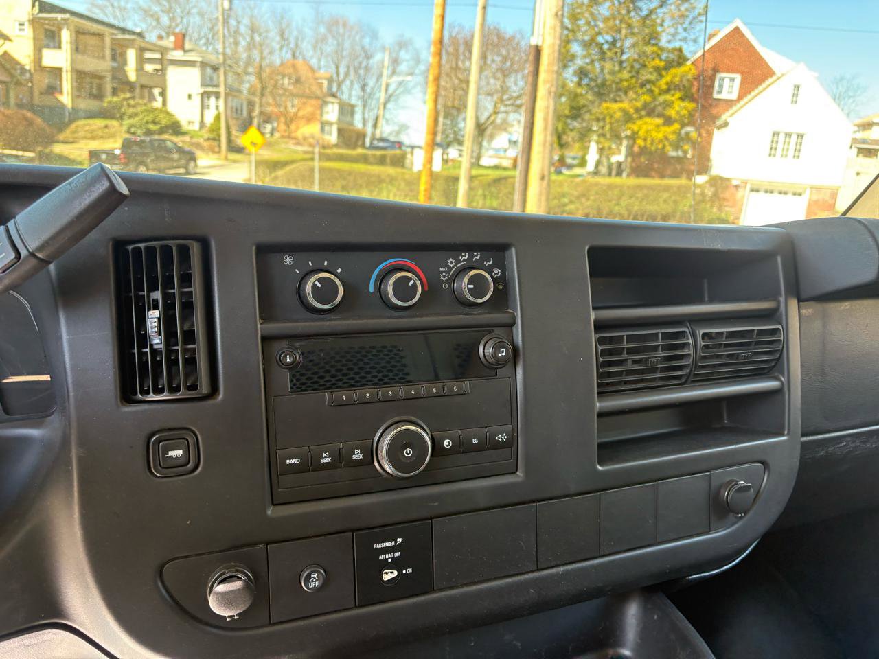 Used 2014 GMC Savana 2500 image 17