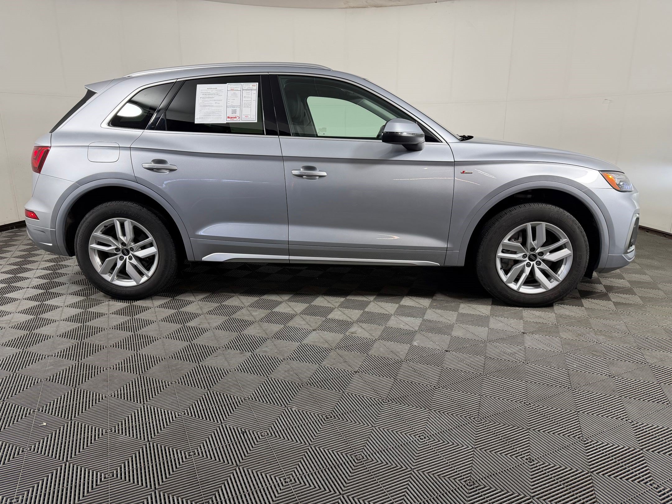 Certified 2023 Audi Q5 2.0T Premium w/ Convenience Package AWD/4WD image 8