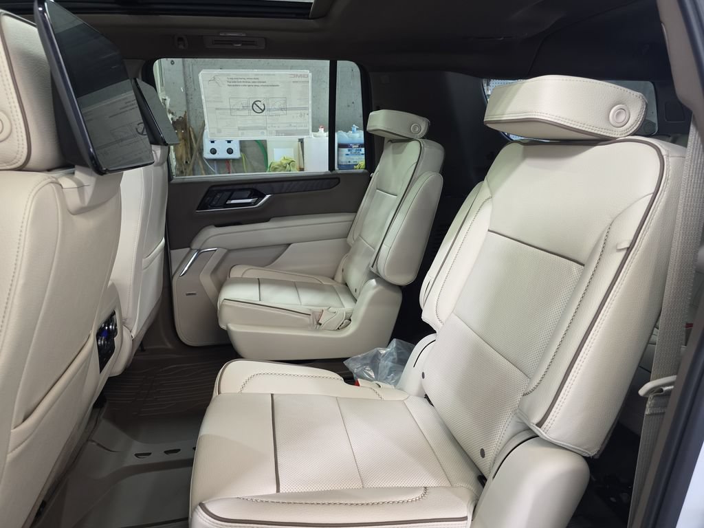 New 2026 GMC Yukon XL Denali w/ Advanced Technology Package AWD/4WD image 16