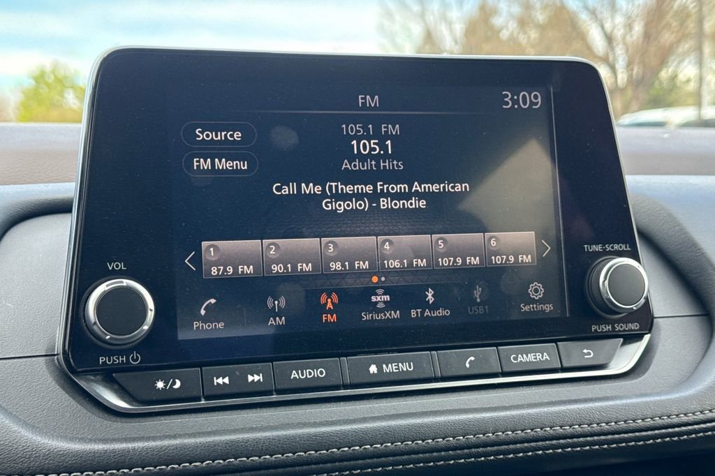 Used 2023 Nissan Rogue SV image 18