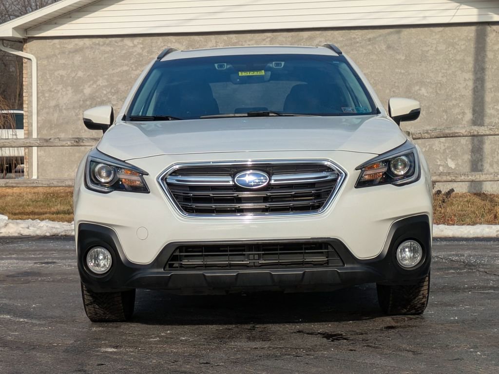 Used 2018 Subaru Outback 3.6R Touring image 2