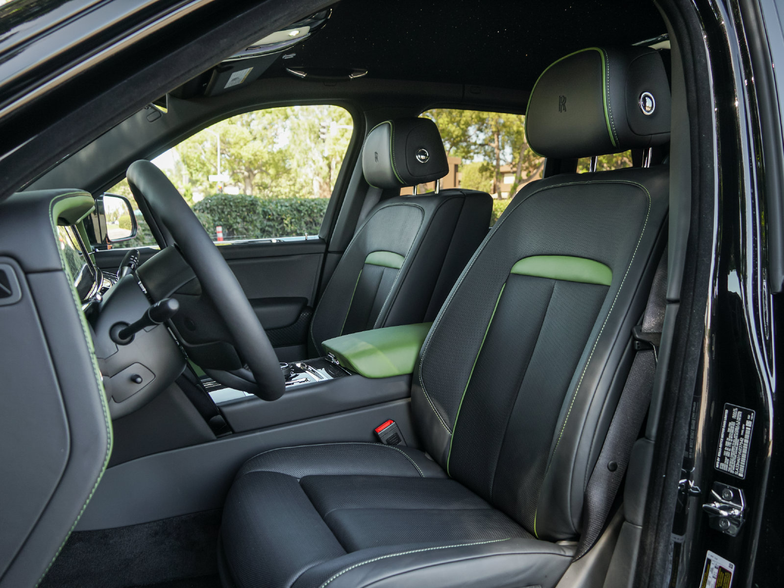 New 2027 Rolls-Royce Cullinan Black Badge AWD/4WD image 20