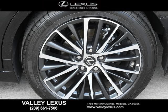 Used 2025 Lexus ES 300h w/ Premium Package FWD image 23
