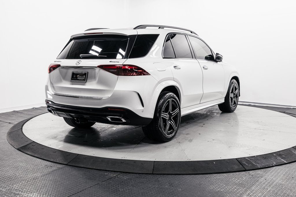 Used 2025 Mercedes-Benz GLE 450e 4MATIC w/ AMG Line Interior image 34