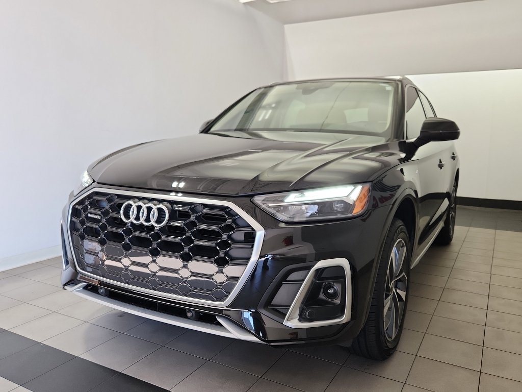 Used 2023 Audi Q5 2.0T Premium w/ Convenience Package image 2