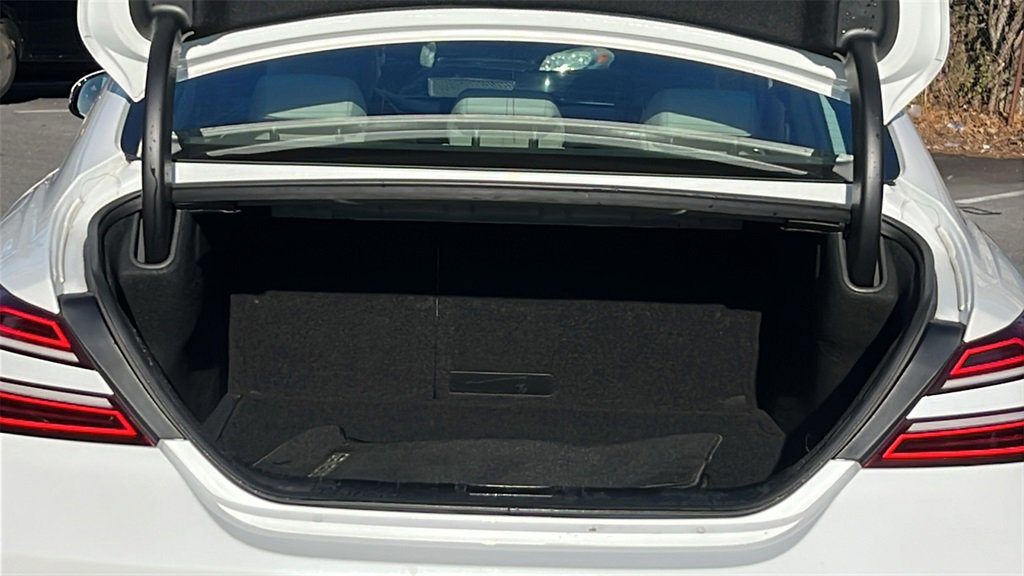 Used 2024 Genesis G70 2.5T image 16