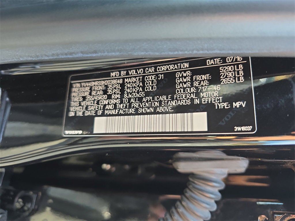 Used 2017 Volvo XC60 T6 R-Design w/ Climate Package image 40