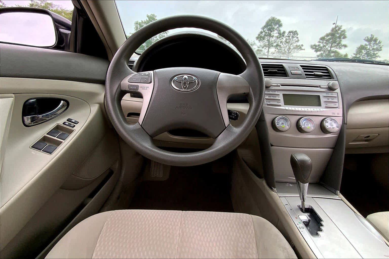 Used 2011 Toyota Camry LE FWD image 5