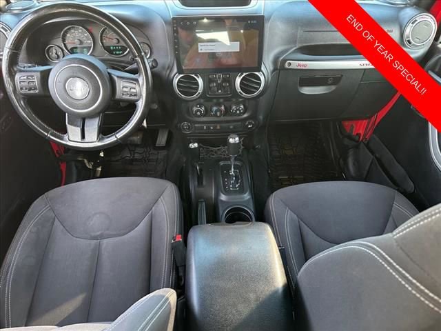 Used 2015 Jeep Wrangler Unlimited Rubicon w/ Connectivity Group video 2