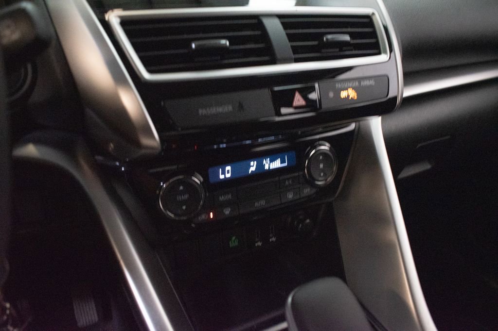Used 2019 Mitsubishi Eclipse Cross LE AWD/4WD image 16