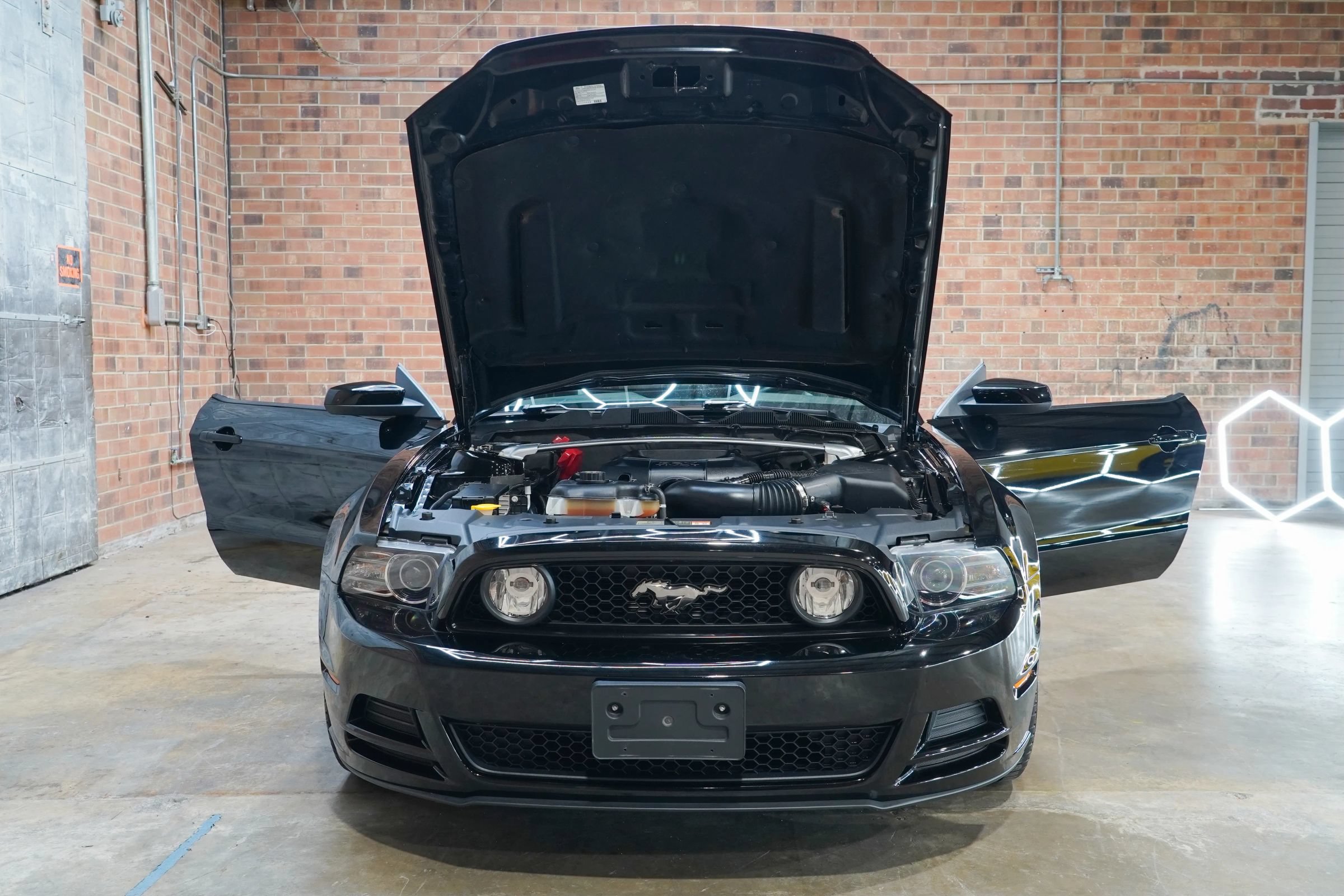 Used 2013 Ford Mustang GT Premium w/ Brembo Brake Pkg RWD image 23