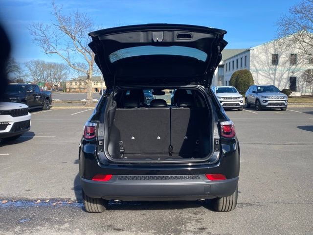New 2026 Jeep Compass Latitude AWD/4WD image 9