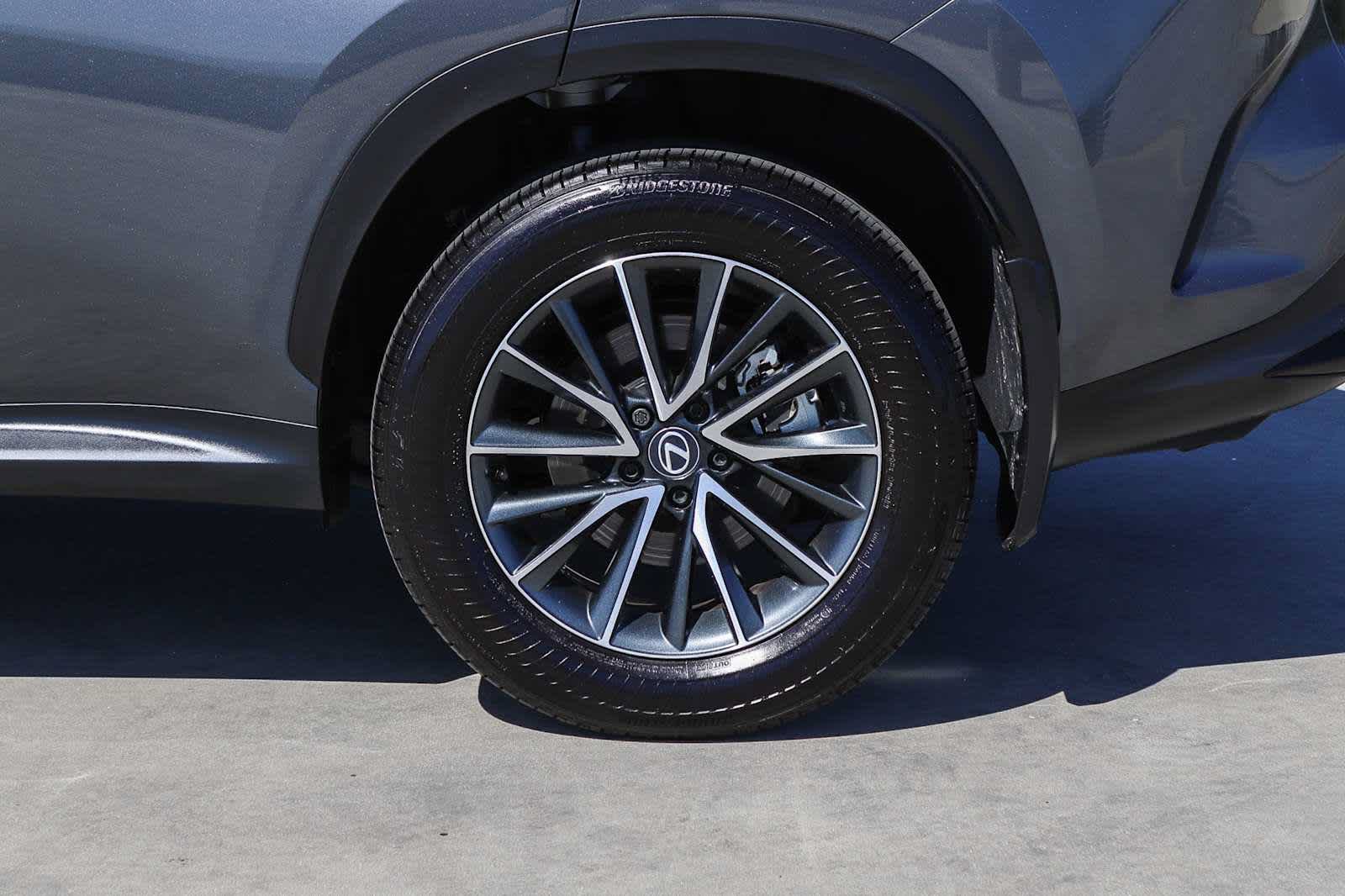 Certified 2025 Lexus NX 250 FWD image 12