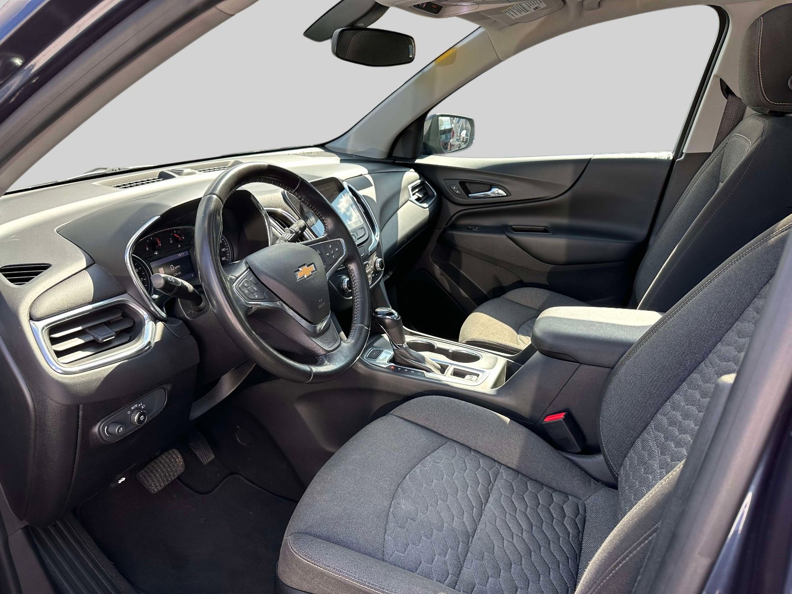 Used 2019 Chevrolet Equinox LT w/ Sun & Navigation Package image 15
