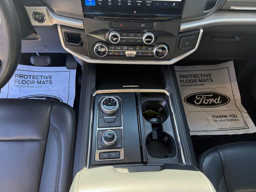 Used 2022 Ford Expedition XLT image 11
