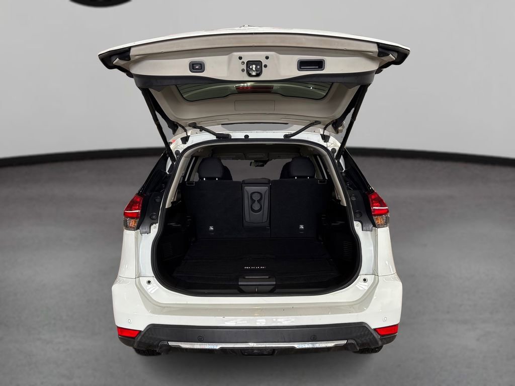 Used 2019 Nissan Rogue SV image 11