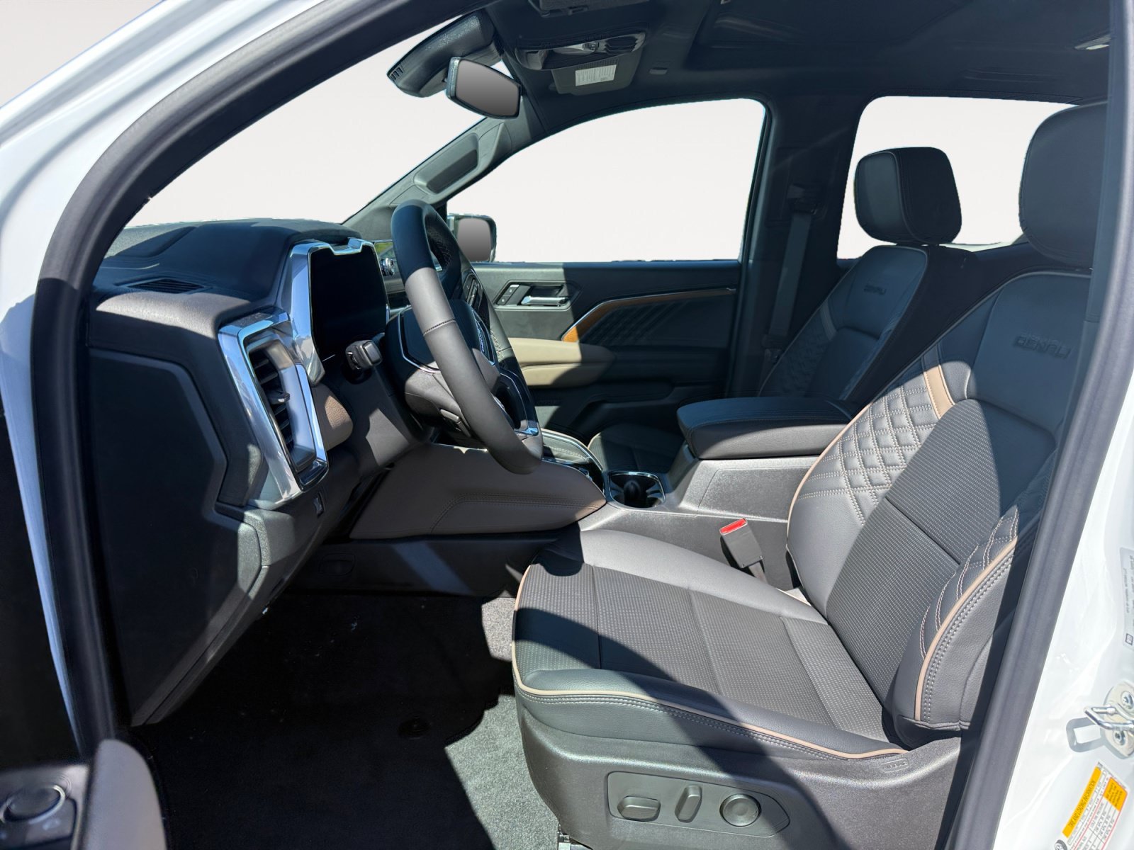 New 2026 GMC Canyon Denali AWD/4WD image 10