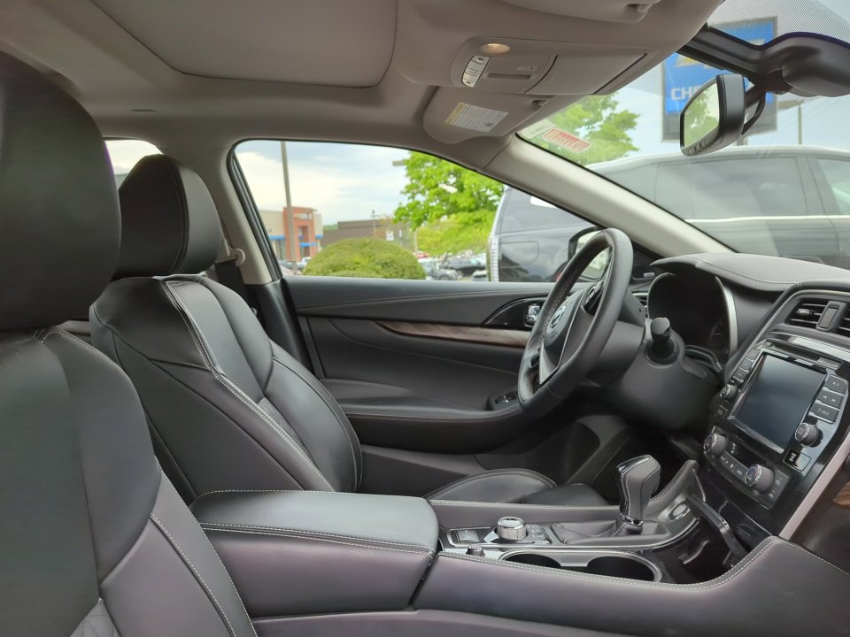 Used 2017 Nissan Maxima Platinum FWD image 37