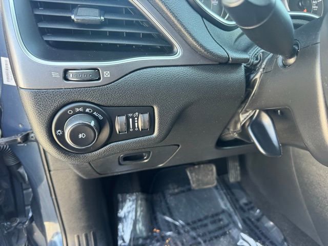Used 2021 Jeep Cherokee Latitude Plus AWD/4WD image 13
