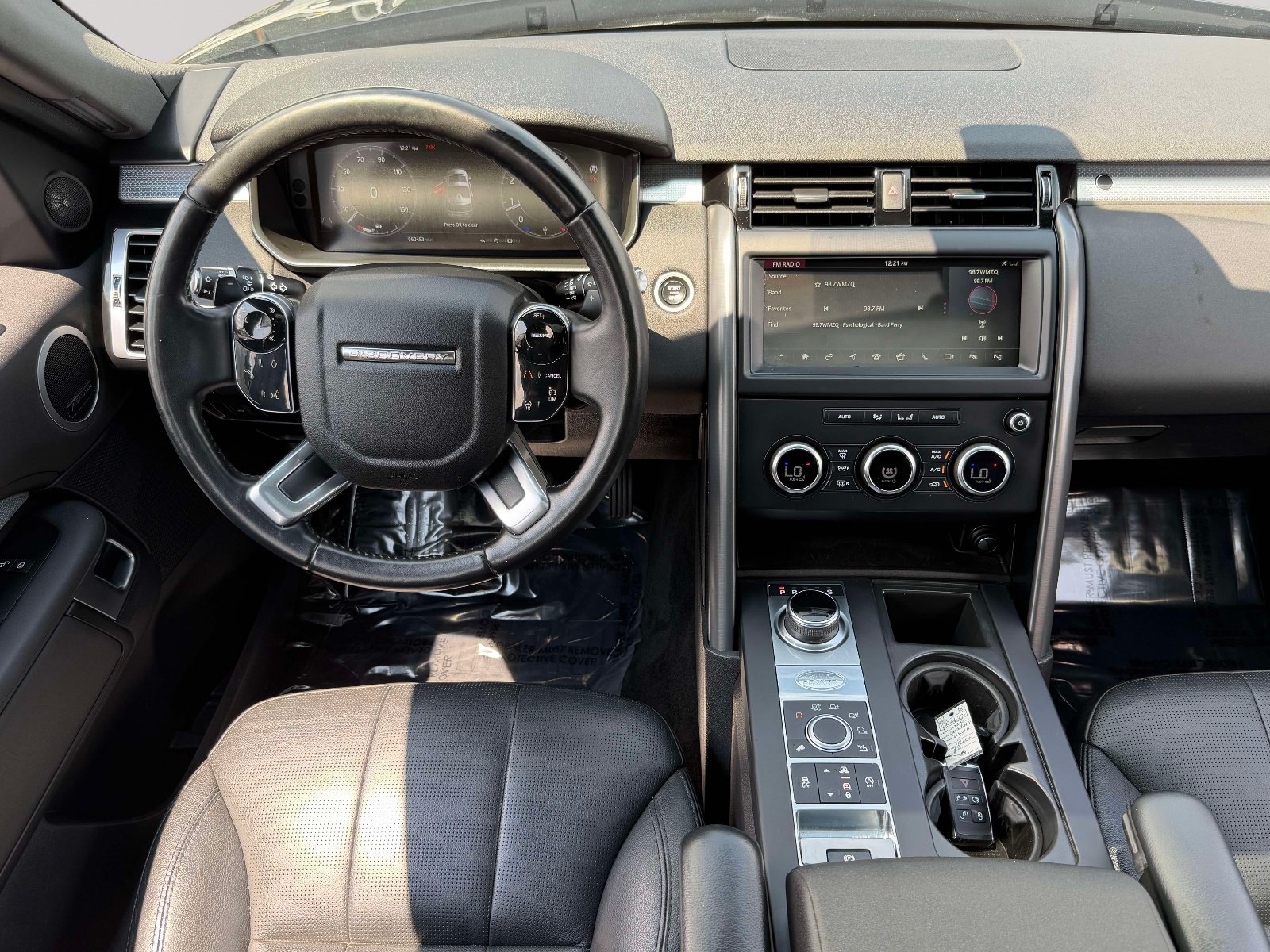 Used 2020 Land Rover Discovery Landmark AWD/4WD image 7