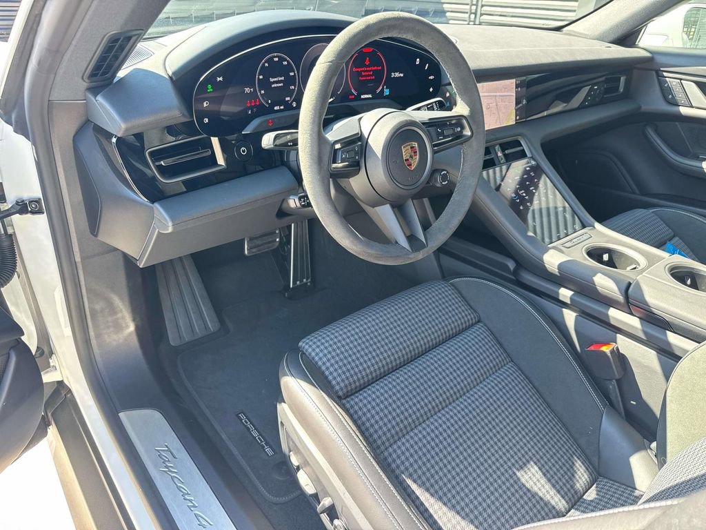 Used 2025 Porsche Taycan 4S AWD/4WD image 4