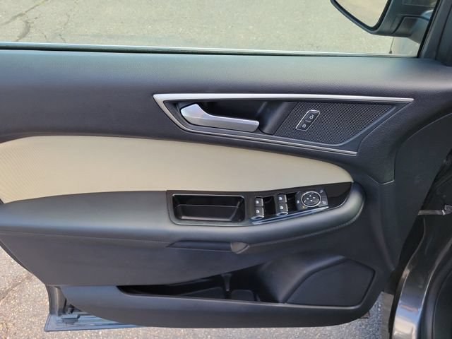 Used 2019 Ford Edge SEL AWD/4WD image 10