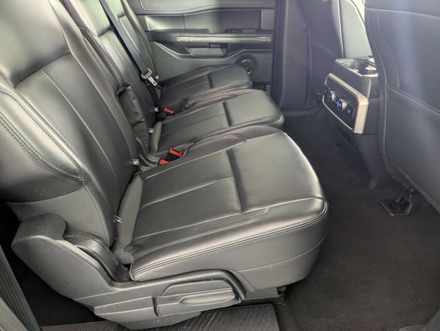 Used 2024 Ford Expedition Max XLT image 34