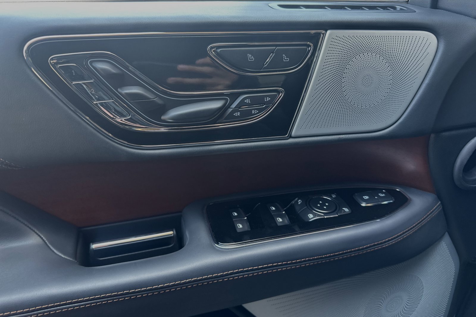 New 2024 Lincoln Navigator Black Label image 7