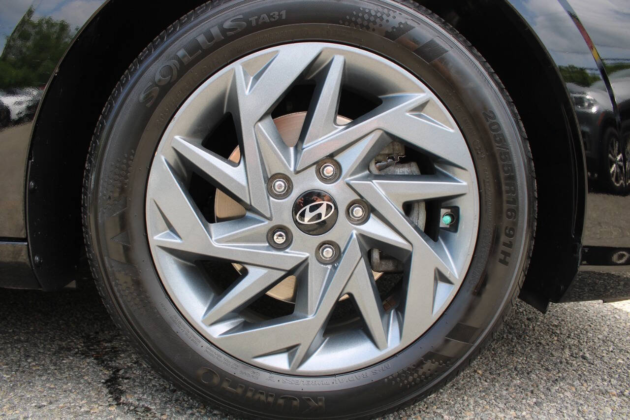 Used 2024 Hyundai Elantra SEL FWD image 22