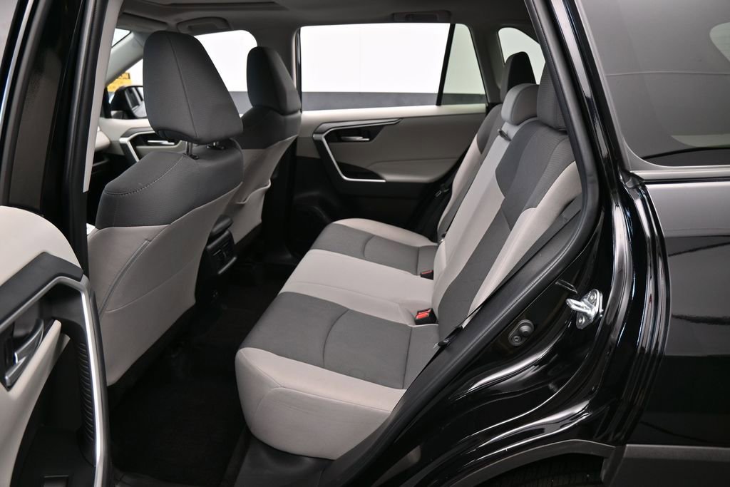 Used 2025 Toyota RAV4 XLE w/ Convenience Package FWD image 29