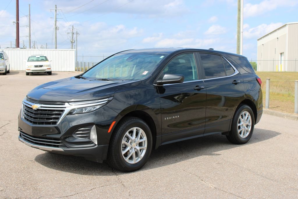 Used 2024 Chevrolet Equinox LT w/ LPO, Floor Liner Package AWD/4WD image 2