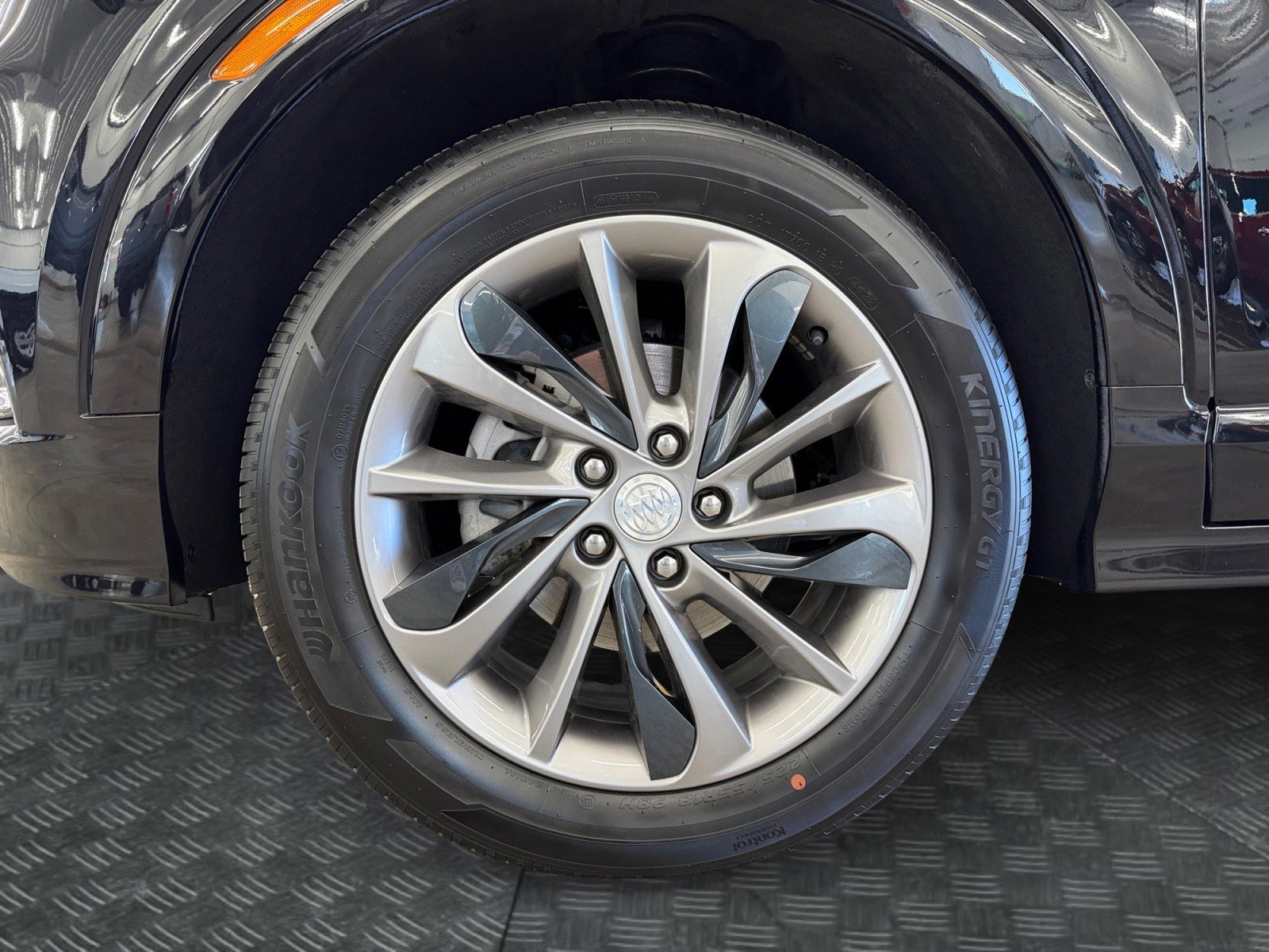 Used 2023 Buick Encore GX Select w/ Sport Touring Package AWD/4WD image 28