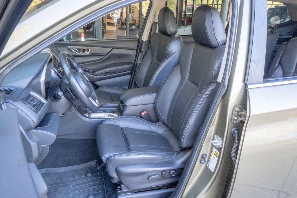 Used 2023 Subaru Ascent Limited w/ Technology Package AWD/4WD image 8